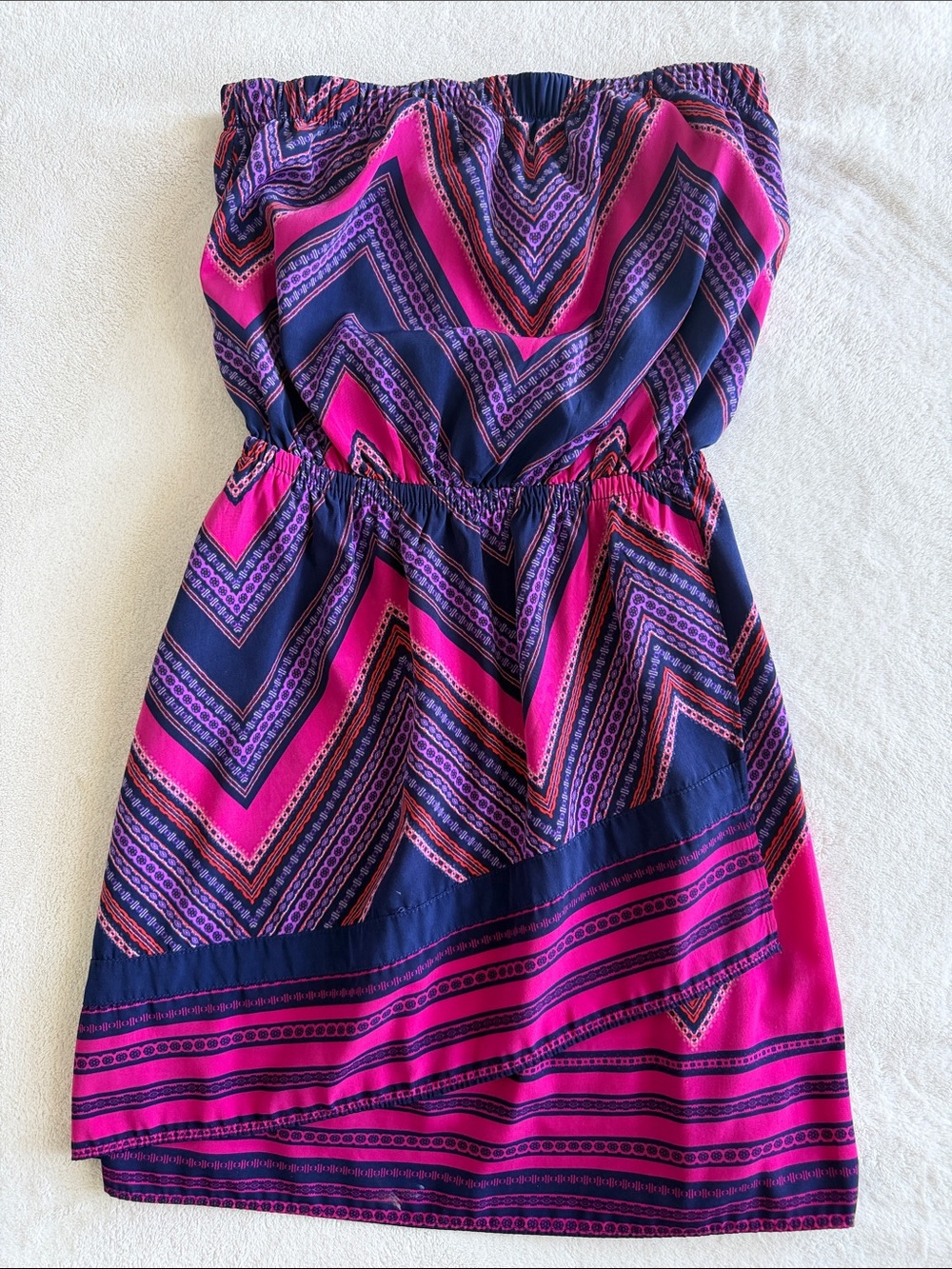 EXPRESS BANDED STRAPLESS ELASTIC WAIST DRESS SIZE XS FUSCHIA AND BLUE